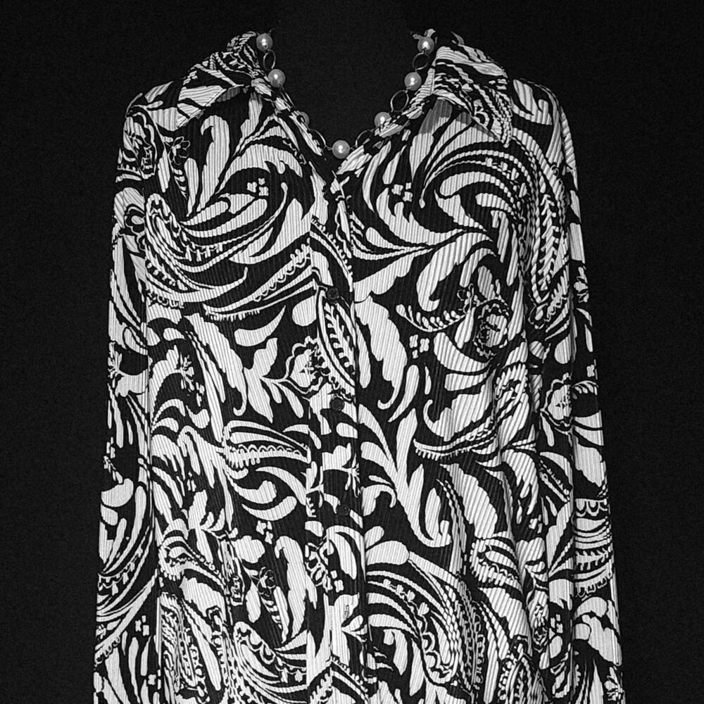 Intempo XL black white paisley blouse